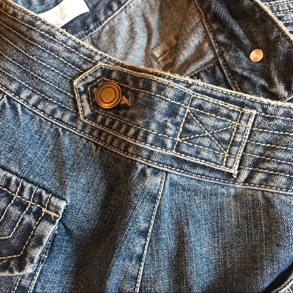 Button Down Jean Skirt with Pockets - Picture 5 of 7